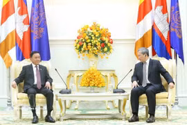 越共中央书记处常务书记陈锦秀会见柬埔寨国会主席及首相