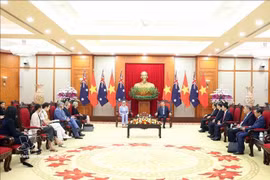 资料图：越共中央总书记、国家主席苏林会见对越南进行国事访问的澳大利亚总督萨曼莎·莫斯廷。图自越通社
