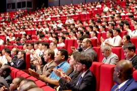出席《河内公约》开放签署仪式的国际代表。图自越通社