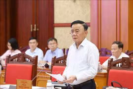 越共中央书记处常务书记陈锦秀主持越共十四大服务组织小组第四次会议。图自越通社