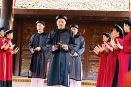 春曲表演活动。图自越通社
