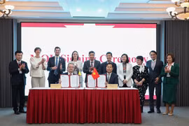  河内国家大学与各伙伴签署合作备忘录。qdnd.vn