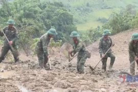 广义省持续强降雨致民生桥梁坍塌 军队紧急开辟通行通道助力救灾