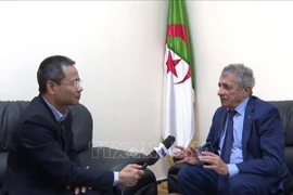 FLN中央委员会负责外交事务委员穆拉德·拉穆迪：越南在多领域取得出色成绩