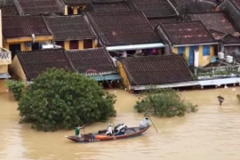一周要闻:中部地区创纪录暴雨造成严重损失