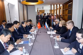 越南国会主席陈青敏会见俄罗斯联邦委员会主席马特维延科。图自越通社