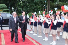 国家主席梁强主持隆重仪式 欢迎联合国秘书长正式访越