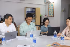 检查胡志明市打击 IUU 捕捞工作。图自sggp.org.vn