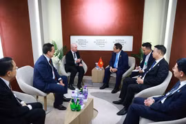 范明政会见多家科技集团和科技开发投资基金领导