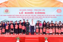 苏林总书记出席得乐省九年一贯制寄宿学校开工仪式