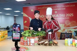 2025年秋季博览会：众多网络红人在秋季博览会上进行直播带货