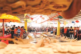 丹凤县红河乡的伯杨内村放笛祠风筝比赛。图自互联网