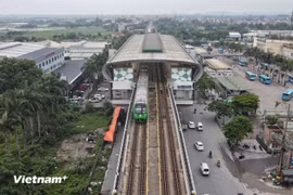 丙午年春节河内市提供免费公共交通服务。图自Vietnam+