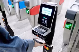 胡志明市：轻触即可乘搭所有公交车。图自互联网