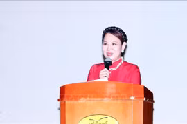 胡志明市越南-东盟友好协会主席潘氏红春发表讲话。图自越通社