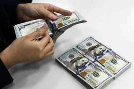 8月18日上午越南国内各家商业银行美元和人民币价格小幅波动。图自互联网