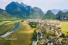 广治省新化的适应气候变化旅游模式是发展旅游业并增强应对环境挑战能力的典范。图自越通社