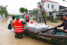 政府总理要求紧急支援中部各地尽快有序有效推进灾后恢复重建工作