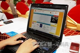 “数字高速公路”助力越南商品走向世界。图自越通社