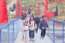 通往5个孤立村寨的“军民路”正式落成