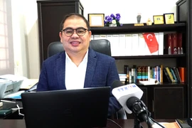 马来亚大学的阿旺·阿兹曼教授。图自越通社