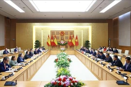 2025年4月9日，越南政府总理范明政同西班牙首相佩德罗·桑切斯举行会谈。图自越通社