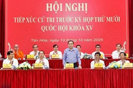 国会主席陈青敏与芹苴市选民接触