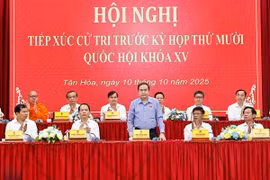 国会主席陈青敏与芹苴市选民接触