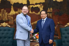 越南政府总理范明政会见美国高通总裁兼首席执行官克里斯蒂亚诺·安蒙。图自越通社