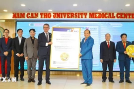 九龙江三角洲首家医院获美国AACI国际质量认证。图自越通社