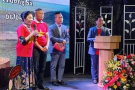 长沙俱乐部负责人裴秋明发表讲话。图自越通社