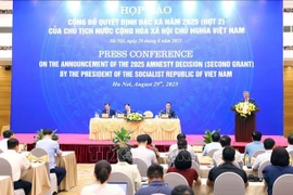 越南国家主席办公室8月29日下午在河内举行新闻发布会，正式公布国家主席梁强签署的2025年国庆特赦决定。图自越通社
