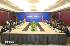 国防部长潘文江大将与多国防长进行会晤