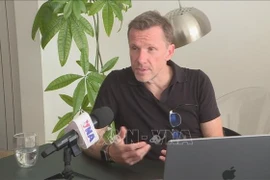 布鲁塞尔自由大学（ULB）讲师戴维·格鲁内瓦尔德。图自越通社
