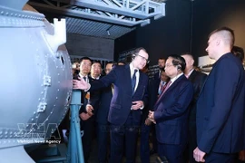 范明政总理参观原子能博物馆并考察莫斯科地铁调度控制中心