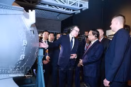 范明政总理参观原子能博物馆并考察莫斯科地铁调度控制中心