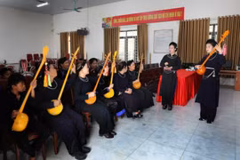 天曲俱乐部。图自越通社