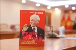 韩国作家赵哲贤。图自越通社