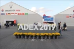 越南国防部代表团参观2019年韩国首尔国际航空航天暨军工业展览会