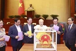 第十五届国会第六次会议：越南国会对44位领导人进行信任投票
