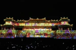  “顺化灯光秀”点亮顺化大内午门