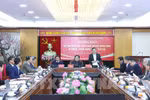 通知会议结果的新闻发布会。图自越通社