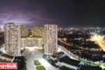 RoyalCity “河内缩小的欧洲”夜景，建筑仿照欧洲皇家新古典风格。