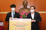 新华集团向越南捐赠50亿越盾