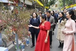 菲律宾总统夫人与越南国家主席夫人逛河内古街了解越南春节传统文化