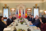 越南与美国举行首次外长级对话