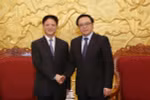 越共中央委员、中央对外部部长黄平君亲切会见福建省委常委、福建省人民政府常务副省长张志南（图片来源：越通社）