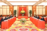 越共中央总书记阮富仲同美国总统拜登通电话