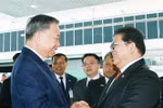 越共中央总书记苏林会见马来西亚下议院议长佐哈里。图自越通社