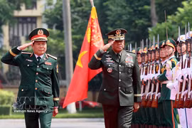菲律宾武装部队总参谋长罗密欧·布劳纳对越南进行正式访问。图自越通社
